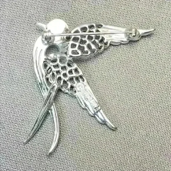 Vintage Sarah Coventry Bird Dove Silver-tone Brooch Pin Textured Filigree Wings - Picture 2 of 3